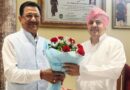 कांग्रेस उपाध्यक्ष सूर्यकांत धस्माना ने की महंत देवेन्द्र दास से मुलाकात, स्वास्थ्य सेवाओं की सराहना