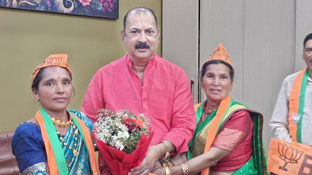 नितिन नवीन के जन्मदिन पर सल्ट में भाजपा का शक्ति प्रदर्शन, 200 से ज्यादा लोगों ने ली सदस्यता