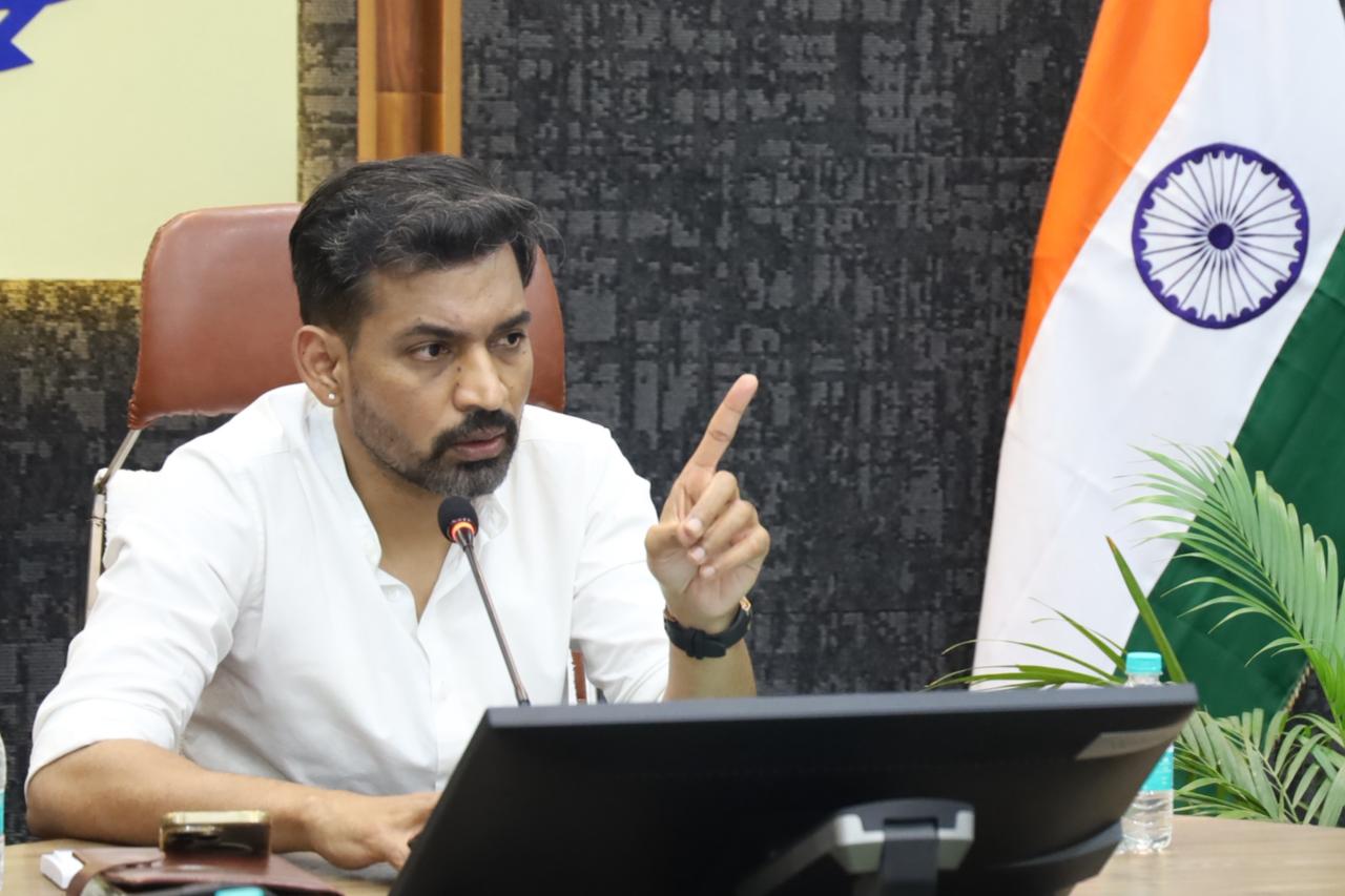 मानसून से पहले डीएम का अल्टीमेटम: 7 जून तक पूरे करें सभी जरूरी काम, लापरवाही पर होगी सख्त कार्रवाई