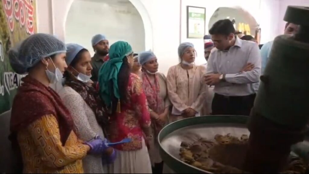 महिला स्वयं सहायता समूहों को मिलेगा ऑनलाइन बाजार, डीएम के निर्देश—Google Maps पर पंजीकरण अनिवार्य