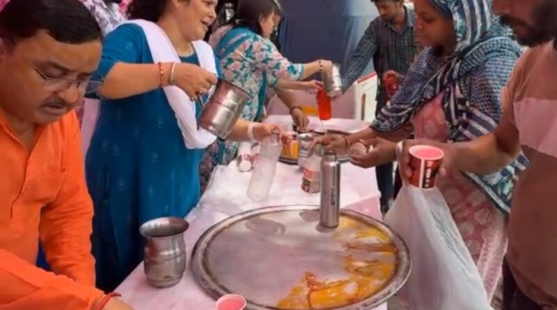 भीषण गर्मी में पर्वतीय मैदानी एकता मंच बना राहत का सहारा, राहगीरों को बांटे ठंडे पेय पदार्थ