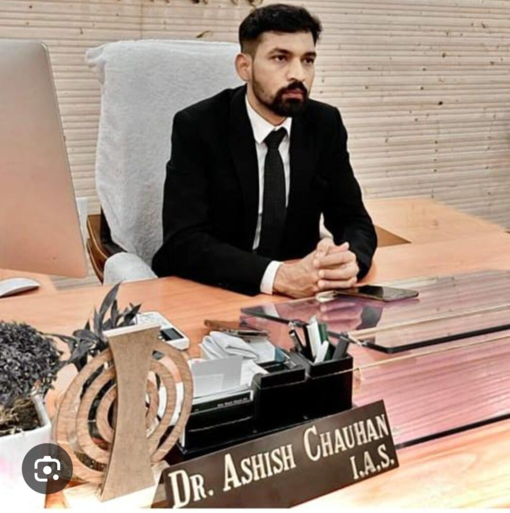 उत्तराखंड के चर्चित IAS आशीष चौहान, जिनके काम के मुरीद हुए विदेशी पर्यटक भी, अब देहरादून में दिखाएंगे अपना अनुभव
