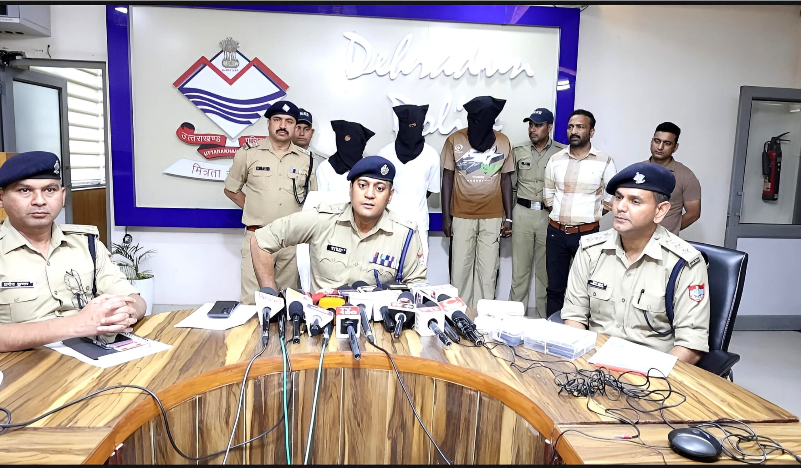 ऑपरेशन प्रहार: दून पुलिस ने तोड़ा कोबरा गैंग का नेटवर्क, 20 लाख की कोकीन के साथ 3 तस्कर गिरफ्तार