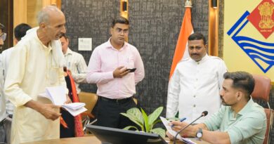 समाधान दिवस में डीएम एक्शन मोड में, 194 शिकायतों पर अधिकारियों को सख्त निर्देश