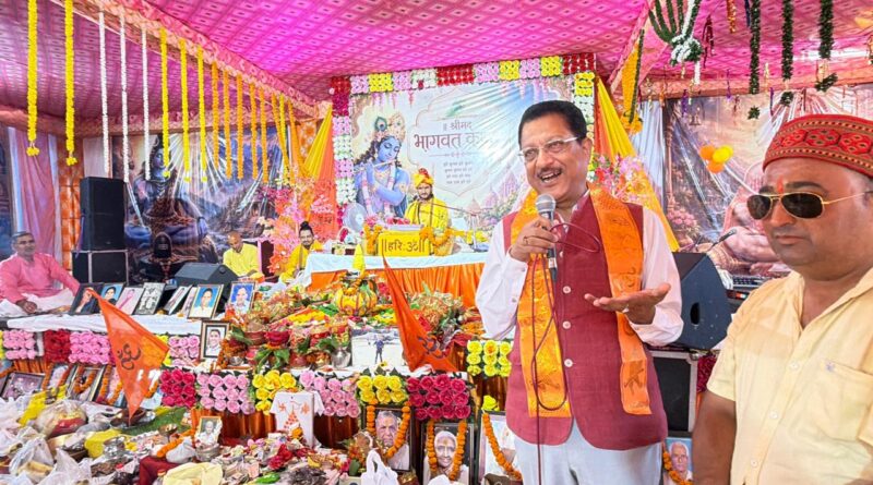 पंडितवाड़ी में कृष्ण जन्मोत्सव पर झूमे श्रद्धालु, जय श्री कृष्ण के उद्घोष से गूंजा पंडाल