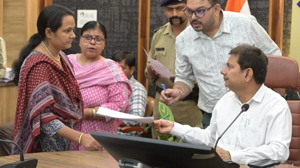 समाधान दिवस बना उम्मीद की किरण, 4 गंभीर बीमार बच्चों का होगा मुफ्त इलाज