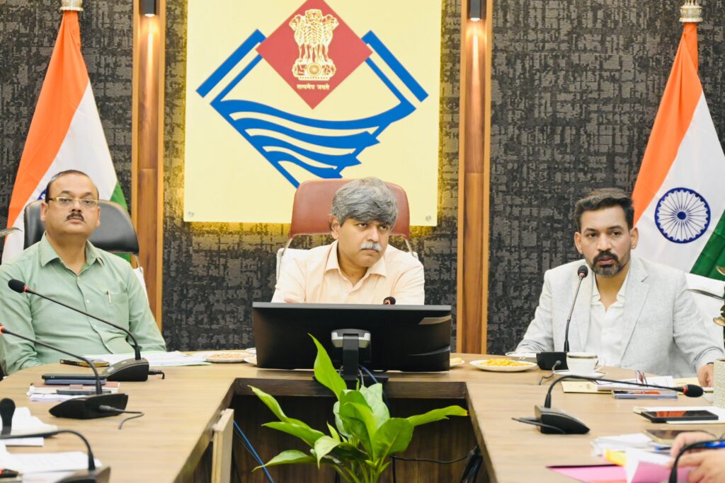 मानसून से पहले अलर्ट मोड में देहरादून, आपदा तैयारियों की प्रमुख सचिव ने की समीक्षा