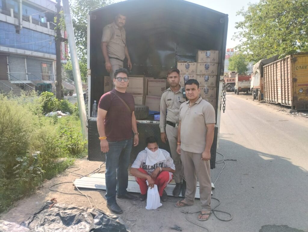 एसटीएफ और देहरादून पुलिस की संयुक्त कार्रवाई, 80 पेटी अवैध अंग्रेजी शराब बरामद