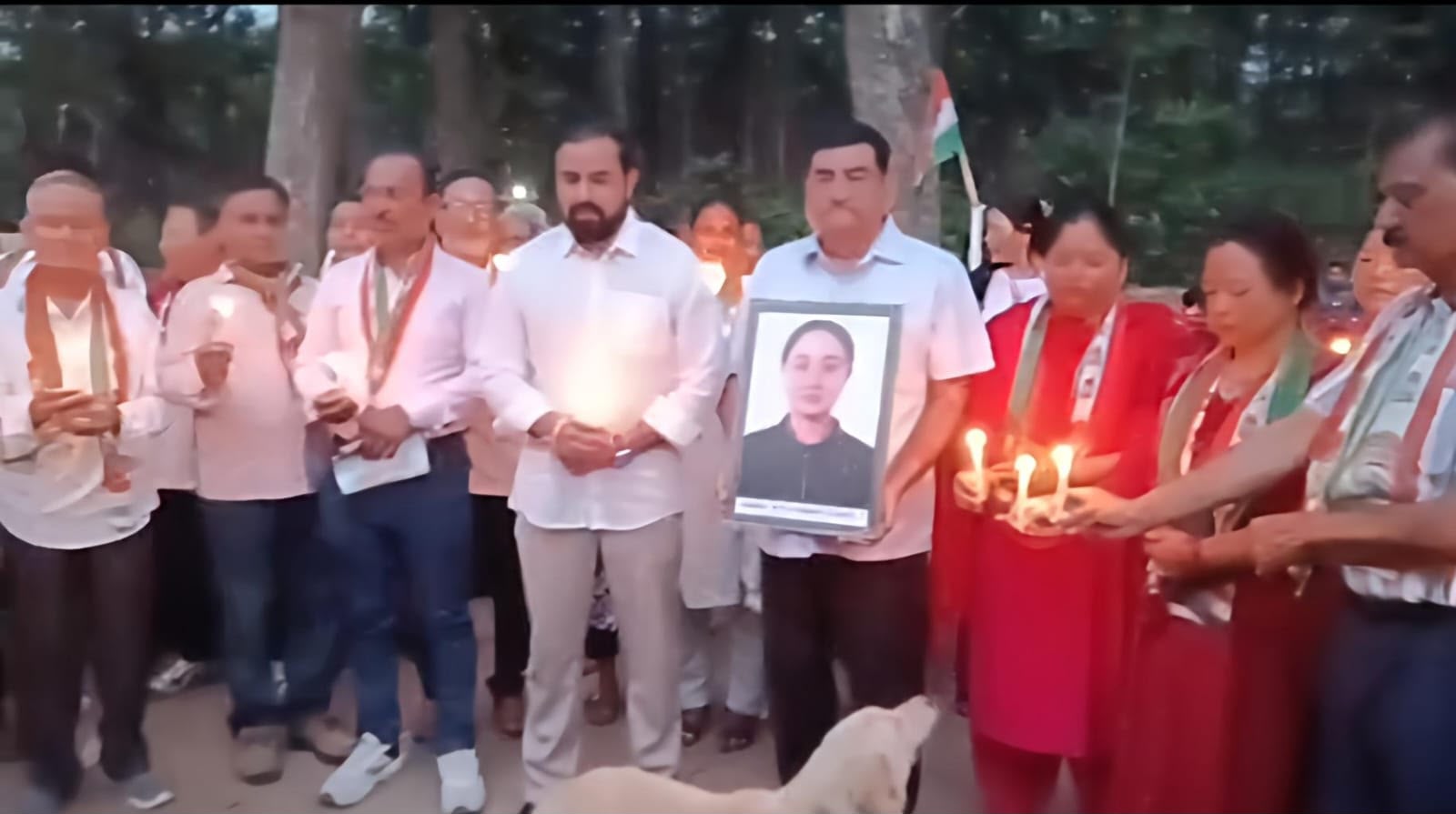 रिया थापा को श्रद्धांजलि, कांग्रेस का कैंडल मार्च; शिक्षा मंत्री के इस्तीफे और NTA खत्म करने की मांग