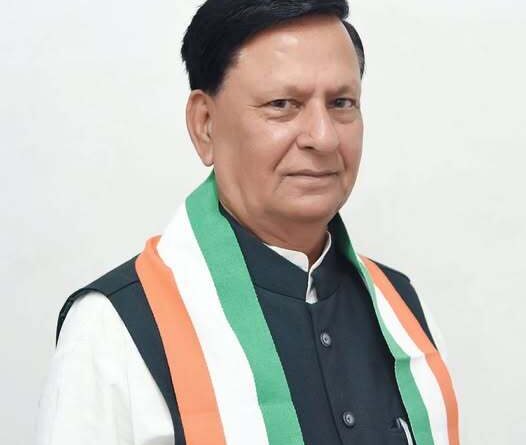 उत्तराखंड के वरिष्ठ कांग्रेस नेता और पूर्व कैबिनेट मंत्री हीरा सिंह बिष्ट पंचतत्व में विलीन, मुख्यमंत्री धामी समेत सभी दलों के नेताओं ने दी श्रद्धांजलि