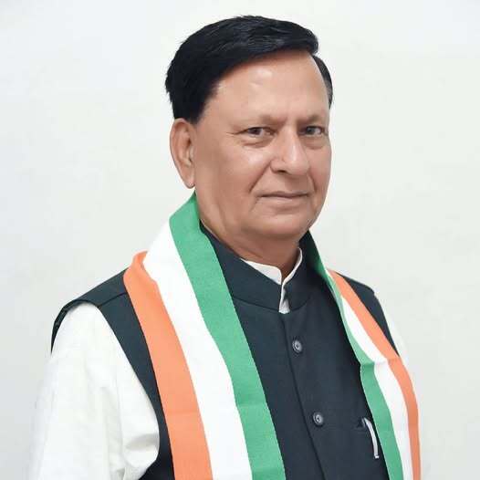 उत्तराखंड के वरिष्ठ कांग्रेस नेता और पूर्व कैबिनेट मंत्री हीरा सिंह बिष्ट पंचतत्व में विलीन, मुख्यमंत्री धामी समेत सभी दलों के नेताओं ने दी श्रद्धांजलि