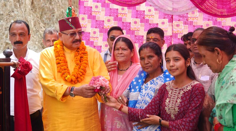 सेवा पखवाड़े में सतपाल महाराज का दौरा, एकेश्वर विकासखंड को 75 लाख की विकास योजनाओं की सौगात
