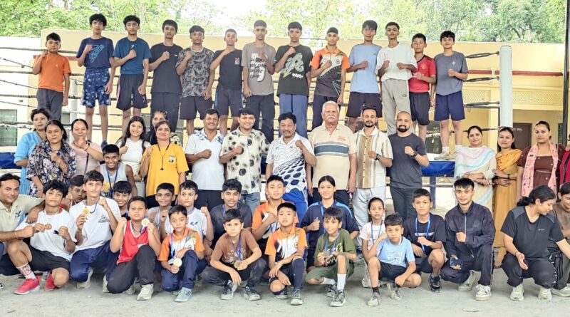 जिला बॉक्सिंग प्रतियोगिता में गौतम बॉक्सिंग संस्था का दमदार प्रदर्शन, जीते 17 पदक