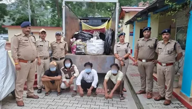24 घंटे में चमोली पुलिस का बड़ा खुलासा, ₹8 लाख की चोरी गई बिजली सामग्री बरामद; 4 आरोपी गिरफ्तार