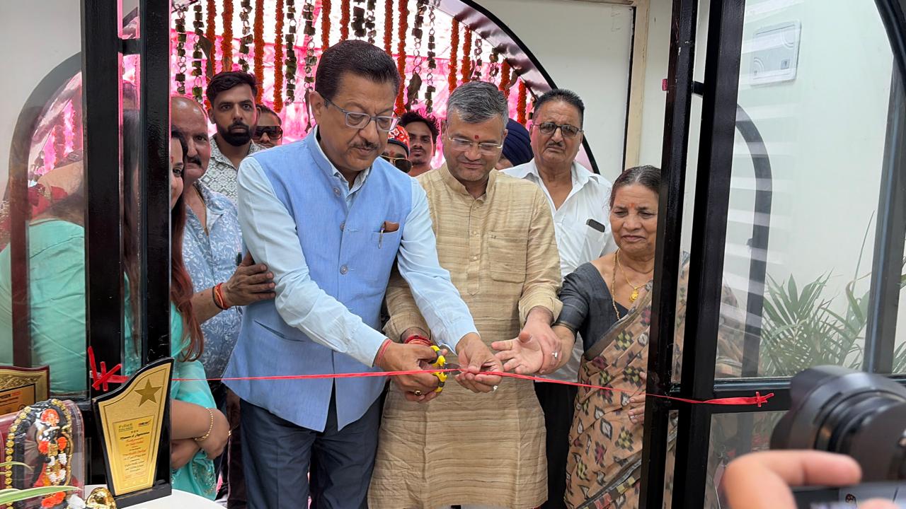 पंडितवाड़ी में राम प्रसाद डोभाल सेवार्थ ट्रस्ट के दंत चिकित्सा अस्पताल का शुभारंभ