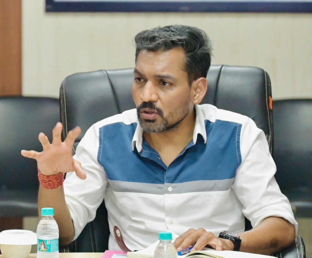 डीएम आशीष चौहान का सख्त एक्शन, ड्रग्स तस्करों की सप्लाई चेन तोड़ने के निर्देश