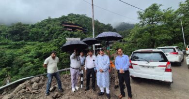 मसूरी रोड पर PWD मंत्री सतपाल महाराज का औचक निरीक्षण, सड़क और डबल लेन पुल का काम समय पर पूरा करने के निर्देश