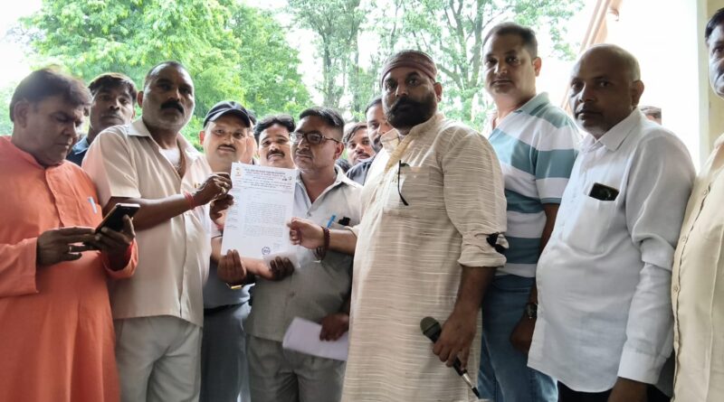 देहरादून: सफाई कर्मचारियों के आंदोलन को मिला वाल्मीकि नवयुवक संघ का समर्थन