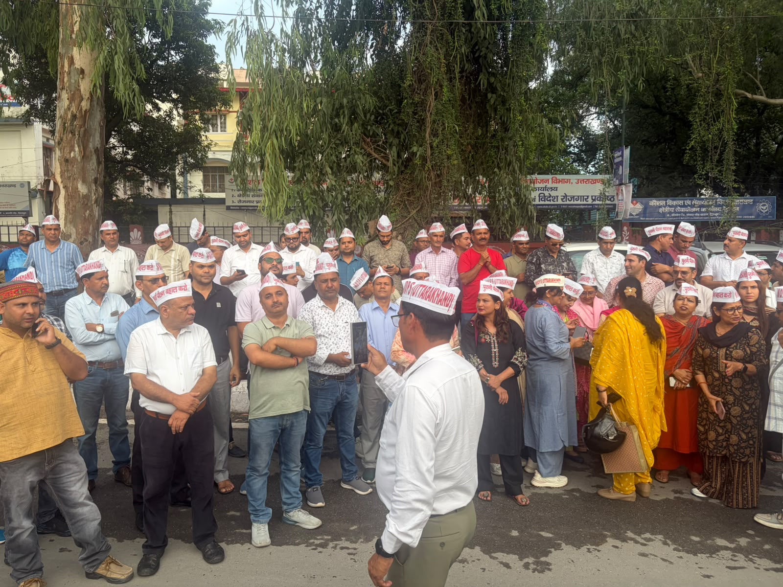 अमर शहीद श्रीदेव सुमन को नमन, उत्तराखंड के 13 जिलों में पुरानी पेंशन बहाली के समर्थन में निकली प्रकाश रैली