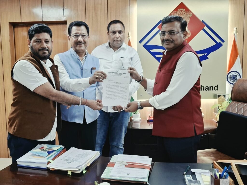 प्रेमनगर पुल विवाद पर कांग्रेस का हल्ला बोल, ध्वस्त सड़कों को लेकर सरकार घिरी