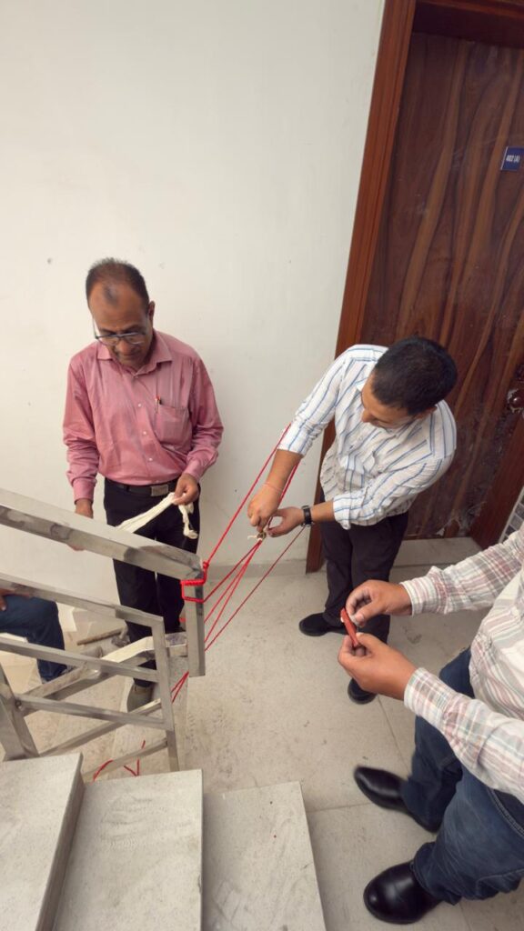 MDDA का बुलडोजर एक्शन: 100 बीघा अवैध प्लॉटिंग ध्वस्त, कई बहुमंजिला इमारतें सील