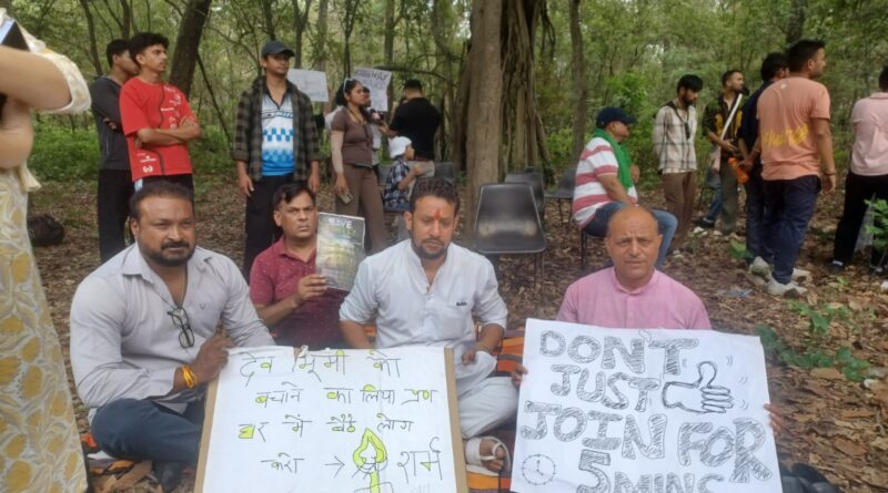 ऋषिकेश 7 मोड़ सड़क चौड़ीकरण को लेकर AAP का प्रदर्शन, जंगल कटान के विरोध में कई नेता गिरफ्तार
