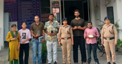 देहरादून पुलिस ने बरामद किए 5 खोए हुए मोबाइल, मालिकों को लौटाकर बिखेरी मुस्कान