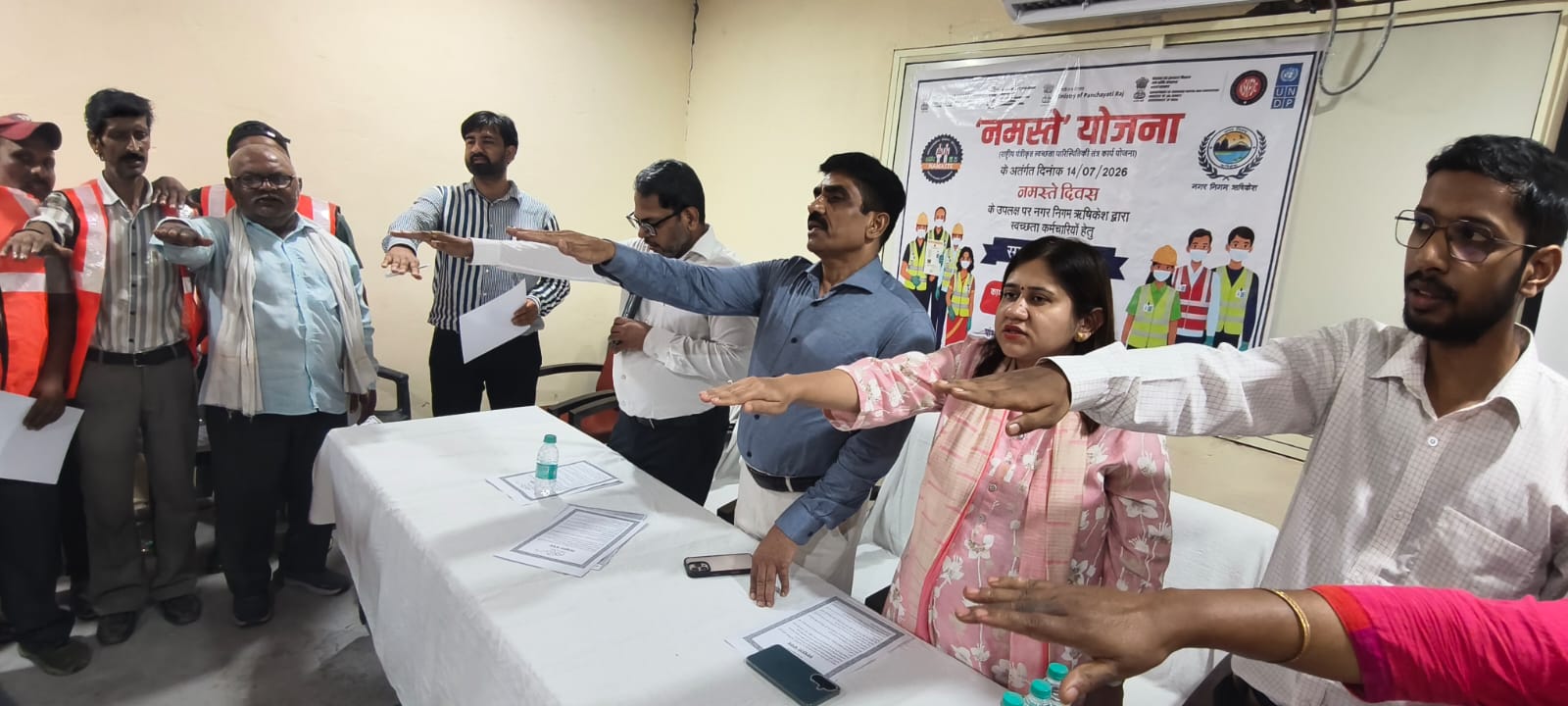 ‘नमस्ते दिवस’ पर ऋषिकेश नगर निगम ने किया स्वच्छता कर्मियों का सम्मान, दिलाई स्वच्छता की शपथ
