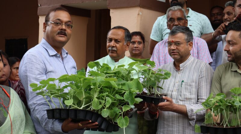हरेला पर नगर निगम देहरादून का हरित संकल्प, 5 लाख सब्जी के पौधों के वितरण अभियान का शुभारंभ