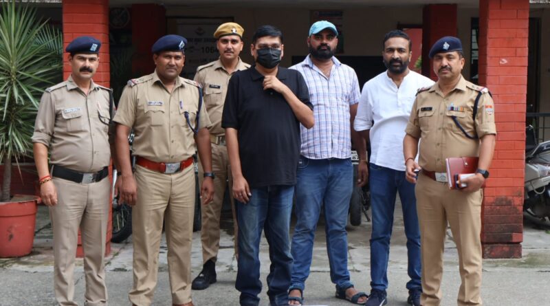 देहरादून में फर्जी IPS अफसर गिरफ्तार, नौकरी और कंपनी रजिस्ट्रेशन के नाम पर लाखों की ठगी