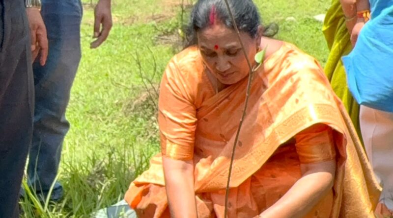 हरेला पर विधायक आशा नौटियाल ने किया फलदार पौधों का रोपण, हरित उत्तराखंड का दिया संदेश