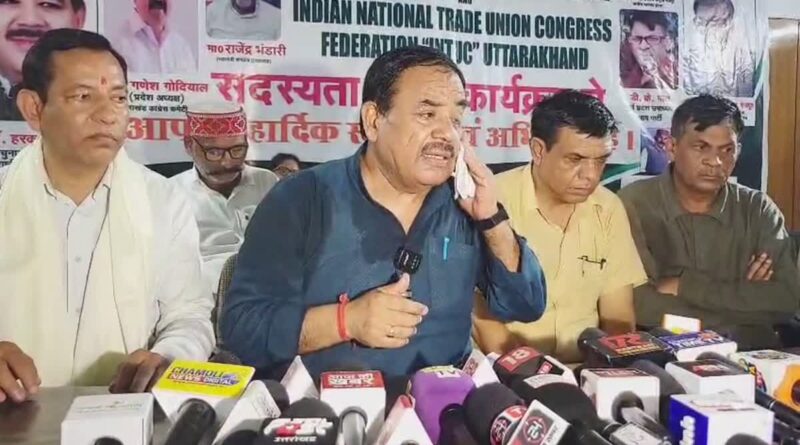 कांग्रेस में शामिल हुए डीके पाल समेत कई लोग, हरक सिंह रावत ने सुनाया संघर्ष का भावुक किस्सा