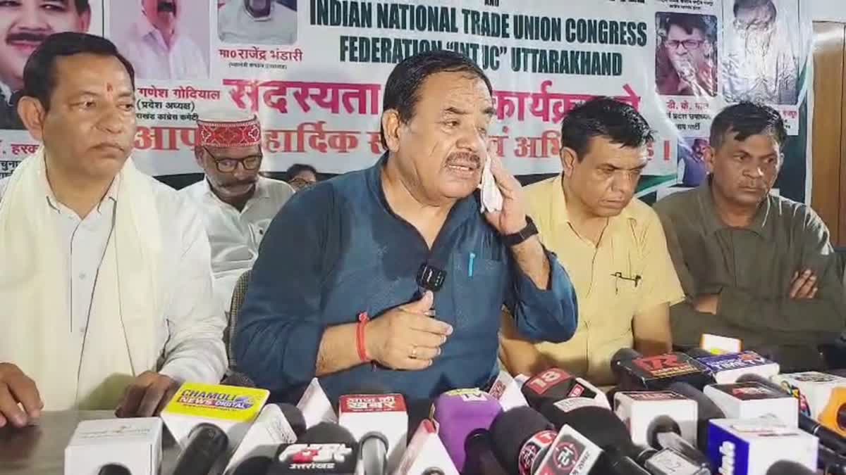 कांग्रेस में शामिल हुए डीके पाल समेत कई लोग, हरक सिंह रावत ने सुनाया संघर्ष का भावुक किस्सा