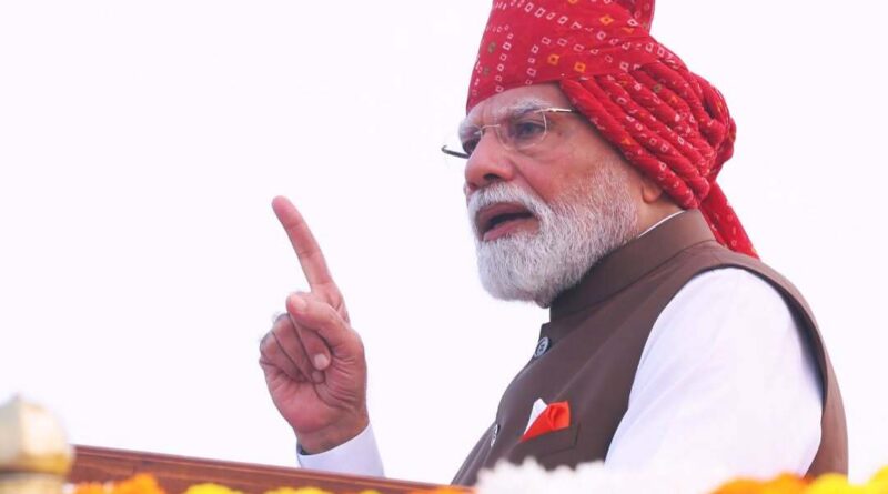 लाल किले पर बदली 80 साल पुरानी परंपरा! ‘वंदे मातरम्’ पहले, ‘जन गण मन’ बाद में- क्यों उठे सवाल?