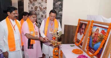 चोरगलिया में गरजे सीएम धामी, कांग्रेस पर जाति की राजनीति का आरोप; राहुल गांधी और सलाहकारों पर भी तीखा हमला