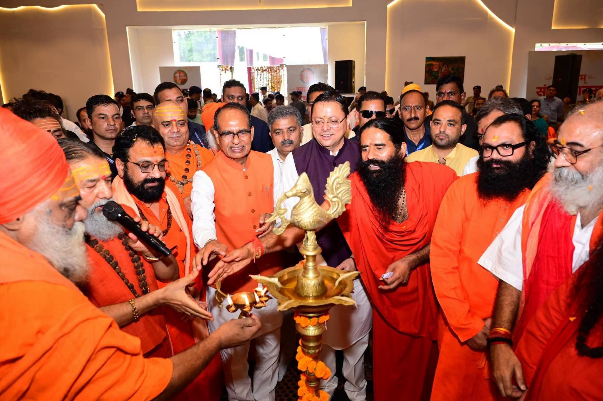 हरिद्वार में ‘एक राष्ट्र-एक चुनाव’ पर संत समाज से जनजागरण का आह्वान, शिवराज-धामी ने गिनाए फायदे