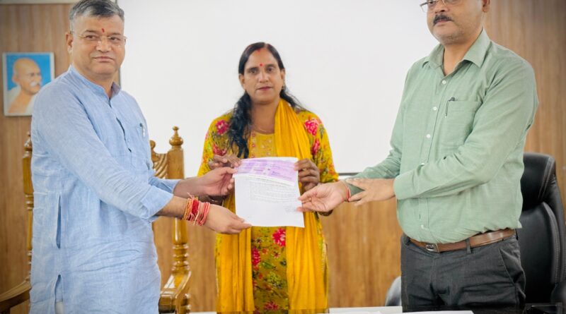लखपति दीदी’ मिशन को देहरादून नगर निगम का सहारा, 47 महिला स्वयं सहायता समूहों को मिले लाखों के यूजर चार्ज चेक