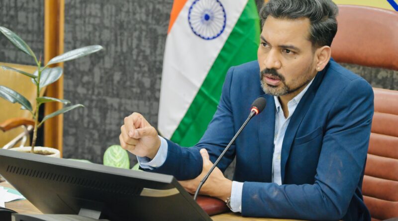 देहरादून में सड़क हादसों पर डीएम का सख्त एक्शन, ब्लैक स्पॉट सुधारने से लेकर ड्रंक एंड ड्राइव पर कड़ी कार्रवाई के निर्देश