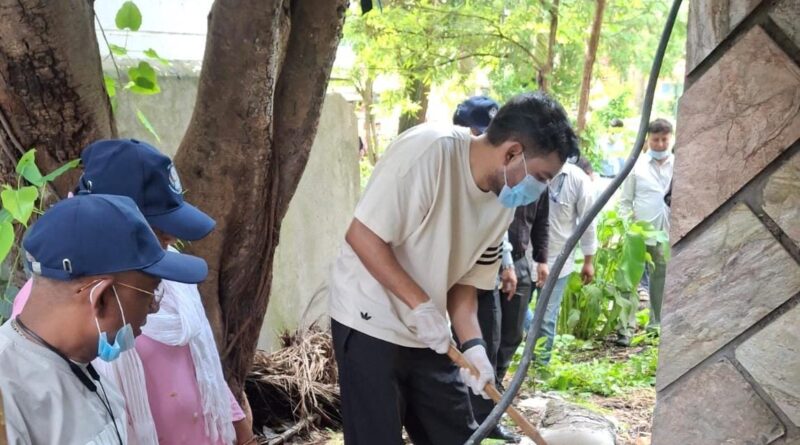 100 से ज्यादा लोगों ने चलाया स्वच्छता अभियान, डीएम आशीष चौहान ने दिए ये निर्देश