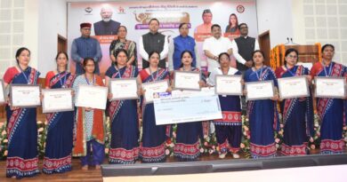 तीलू रौतेली पुरस्कार से सम्मानित हुईं 13 महिलाएं, 35 आंगनवाड़ी कार्यकत्रियों को भी राज्य स्तरीय सम्मान