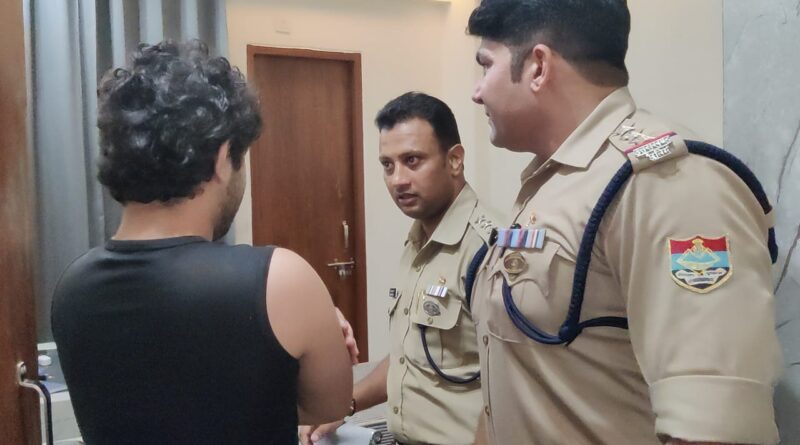 प्रेमनगर के PG-हॉस्टल में पुलिस का देर रात अभियान, 4 संचालकों को नोटिस; 4 युवक हिरासत में