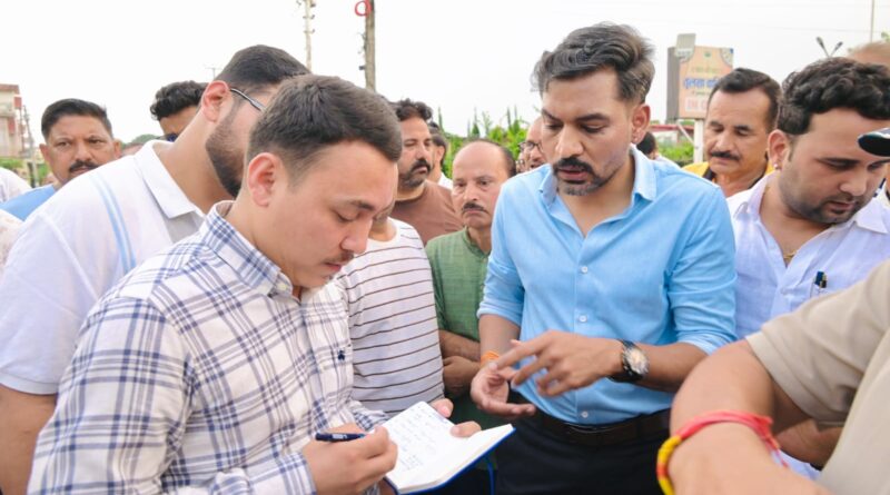 बालावाला में जनसमस्याओं पर डीएम सख्त, सिंचाई विभाग से मांगा स्पष्टीकरण