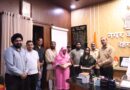 नगर निगम में मृतक आश्रित कोटे के पांच अस्थायी पर्यावरण मित्रों को नियुक्ति पत्र