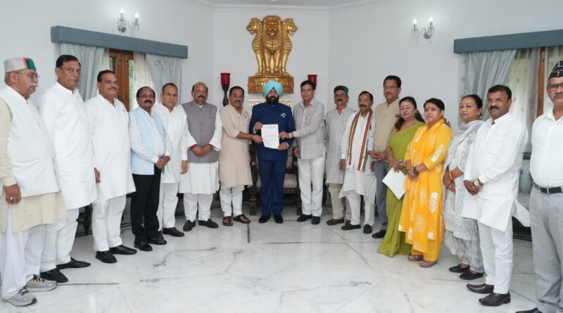 हल्द्वानी ‘शुद्धिकरण यज्ञ’ प्रकरण पर कांग्रेस का सरकार पर हमला, राज्यपाल को सौंपा ज्ञापन