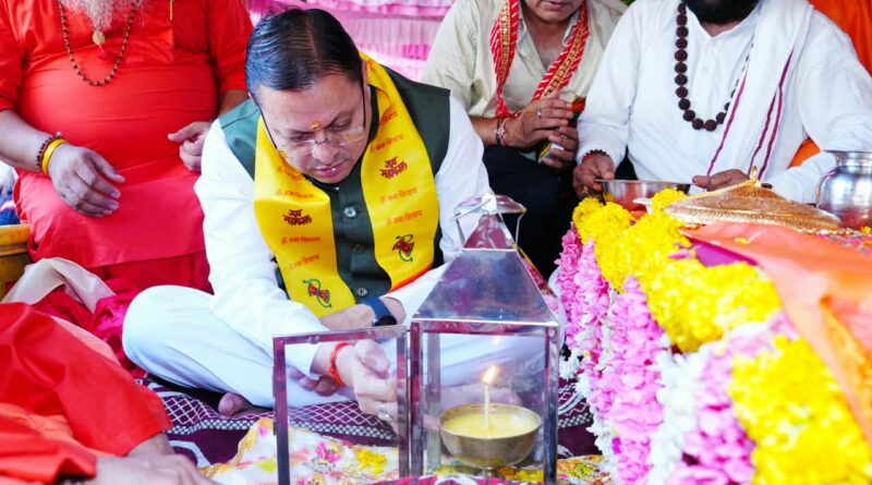 टपकेश्वर महादेव की भव्य शोभायात्रा में शामिल हुए मुख्यमंत्री धामी
