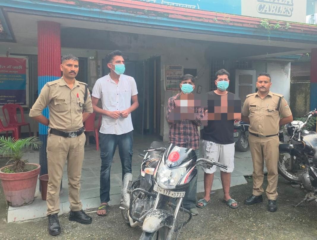 सार्वजनिक जगह हुड़दंग पड़ा भारी, देहरादून पुलिस ने 4 लोगों को किया गिरफ्तार