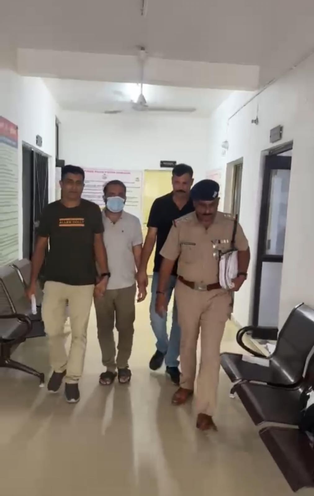 करोड़ों की साइबर ठगी में वांछित आरोपी को STF ने कोलकाता से दबोचा