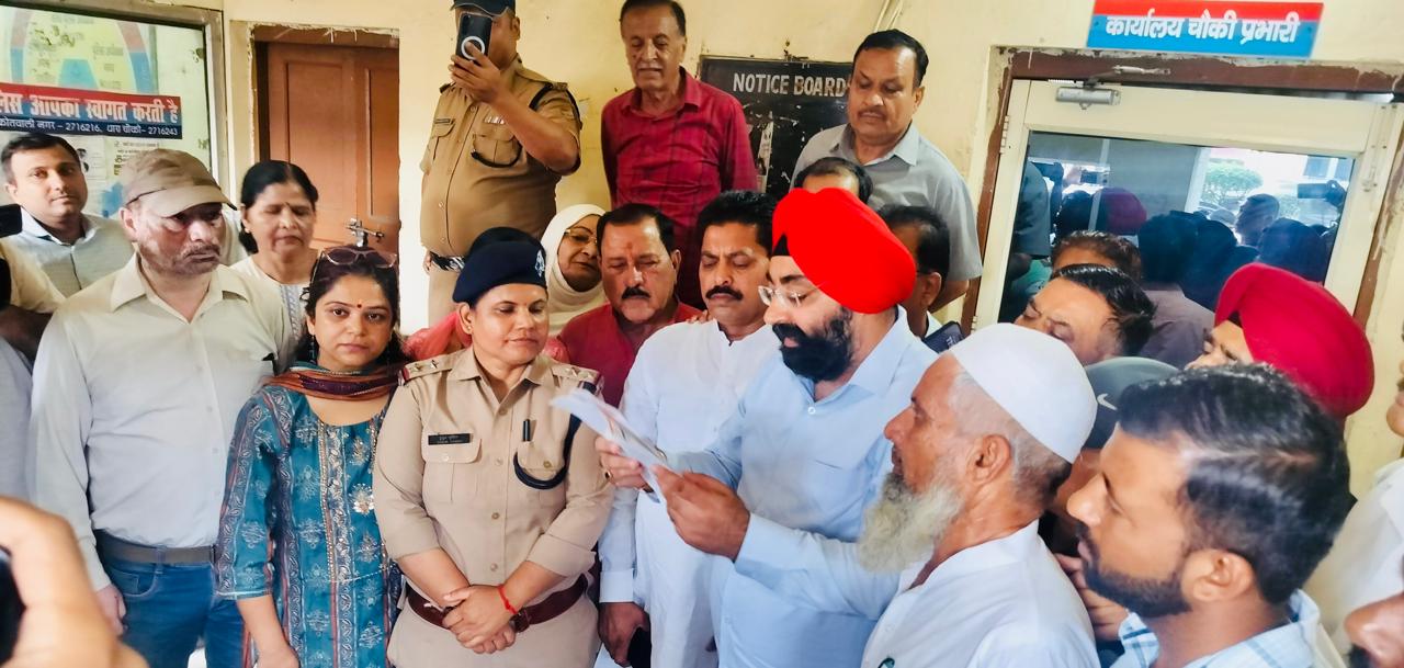 खड़गे के ‘शुद्धिकरण’ विवाद पर कांग्रेस का हल्लाबोल, FIR की मांग को लेकर पुलिस चौकी पहुंची पार्टी
