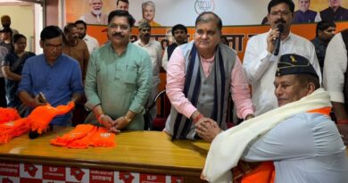 BJP में शामिल हुए सैकड़ों पूर्व सैन्य अधिकारी और विभिन्न दलों के नेता, महेंद्र भट्ट बोले- 2027 में लगेगी जीत की हैट्रिक