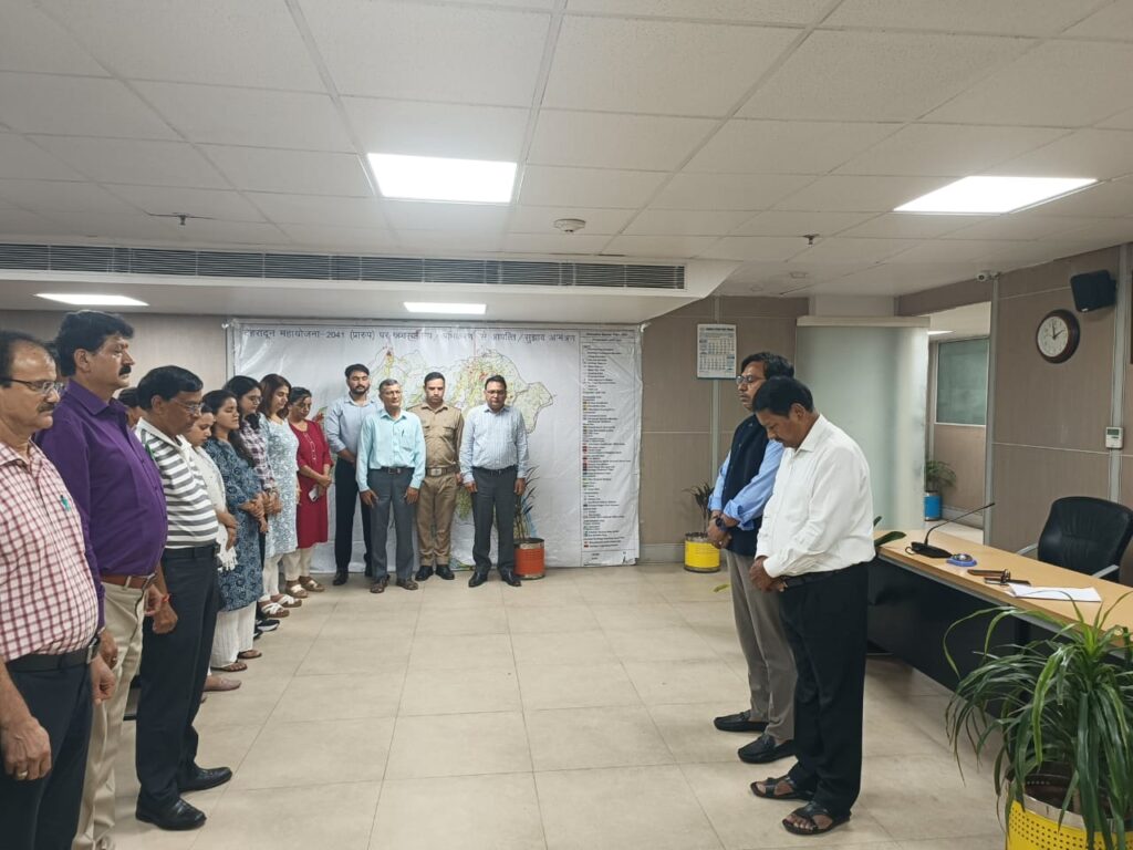 विभाजन विभीषिका स्मृति दिवस पर एमडीडीए में शहीदों को श्रद्धांजलि, रखा दो मिनट का मौन